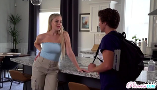 Сестра узнала что брат дрочит и дала себя трахнуть