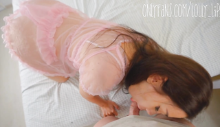 Девка с упругими булками нарядилась как кукла для ебли с парнем