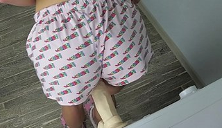 Оторва насадилась на дилдо после минета