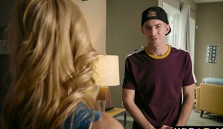 Милфа совратила садовника с большим членом