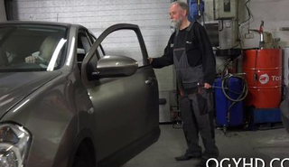 Приехала в автосервис и отдалась мастеру