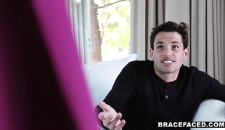 Младшая сестра трахалась с братом вместо изучения речи