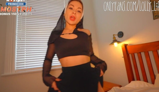 Монахиня просит трахнуть её тугую киску