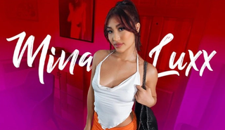 Сводная сестра сосёт хуй впервые